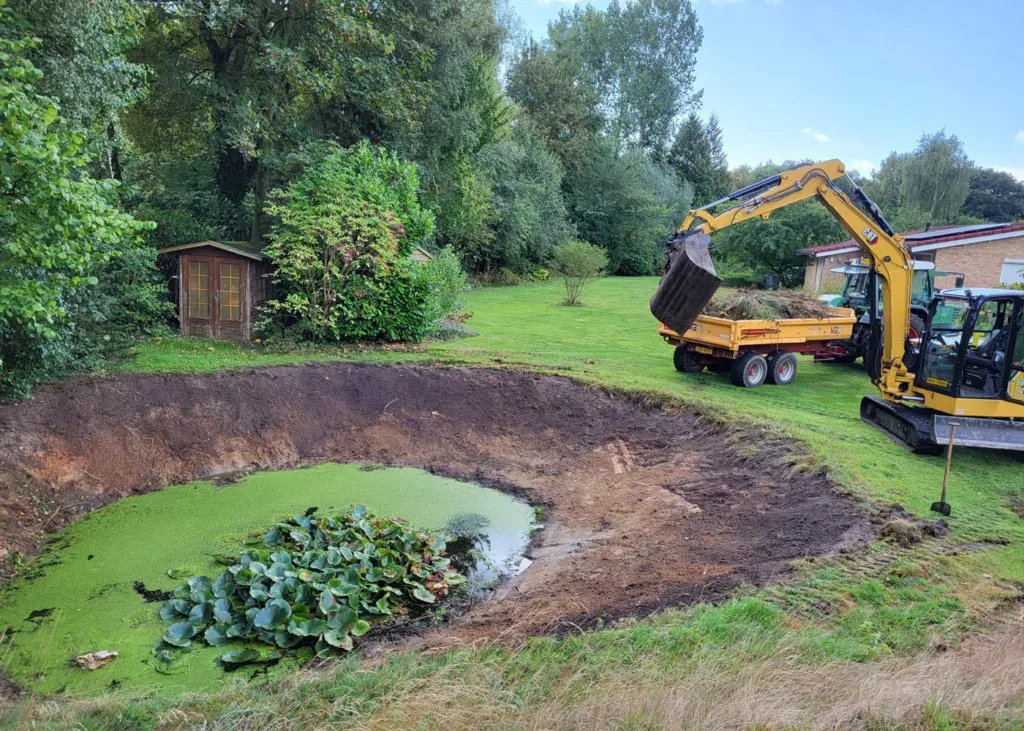 Grondwerk vijver – Stroeve Bos en Groen